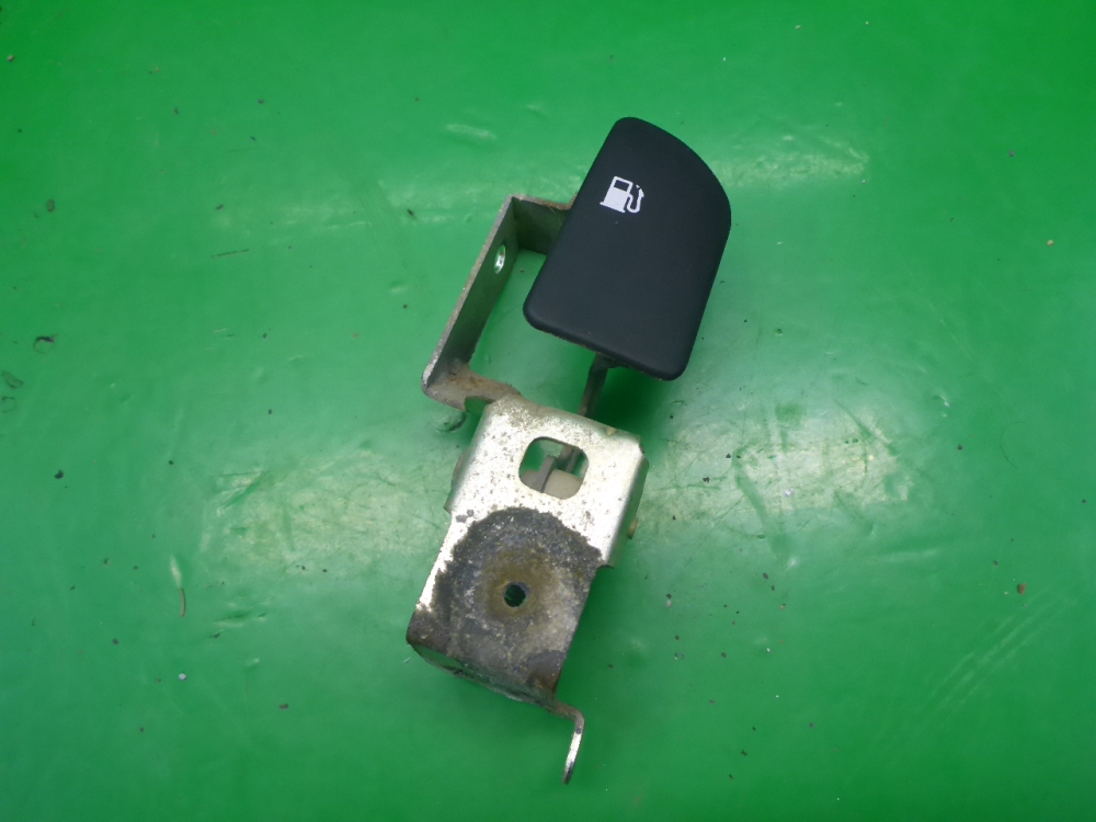 Ручка открывания лючка бензобака