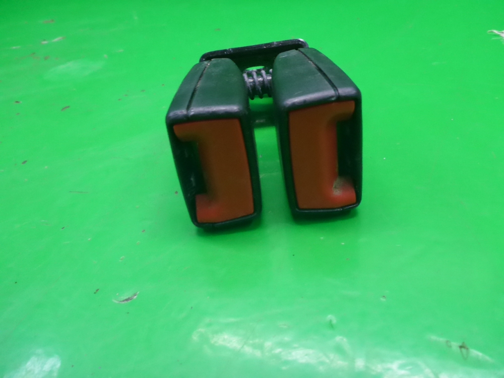 Ответная часть ремня безопасности