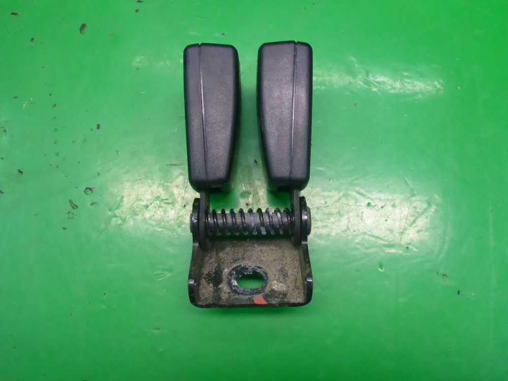 Ответная часть ремня безопасности