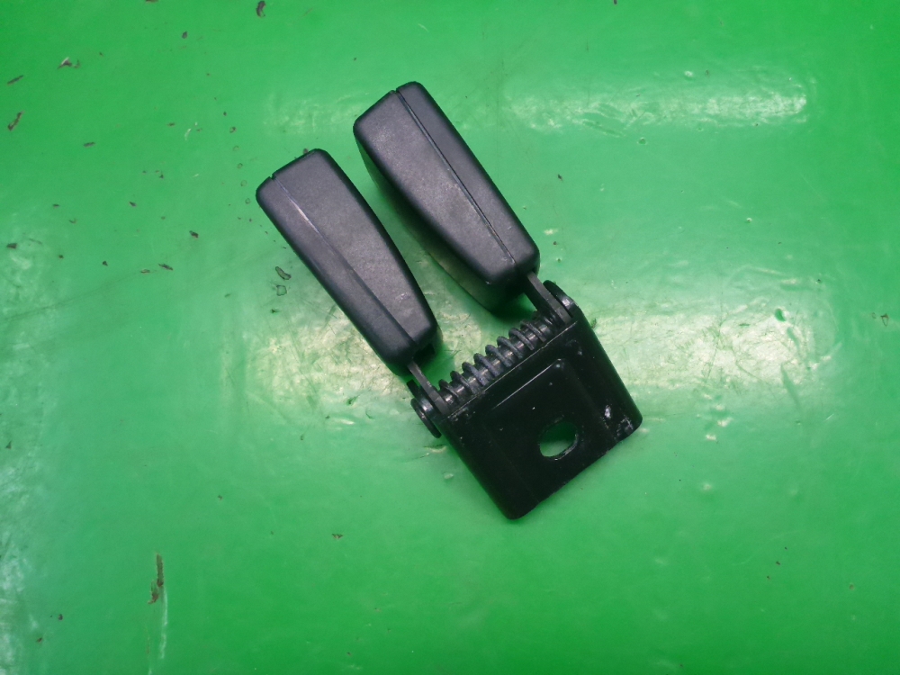 Ответная часть ремня безопасности