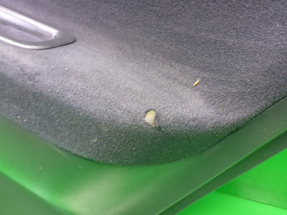 Обшивка двери задней правой