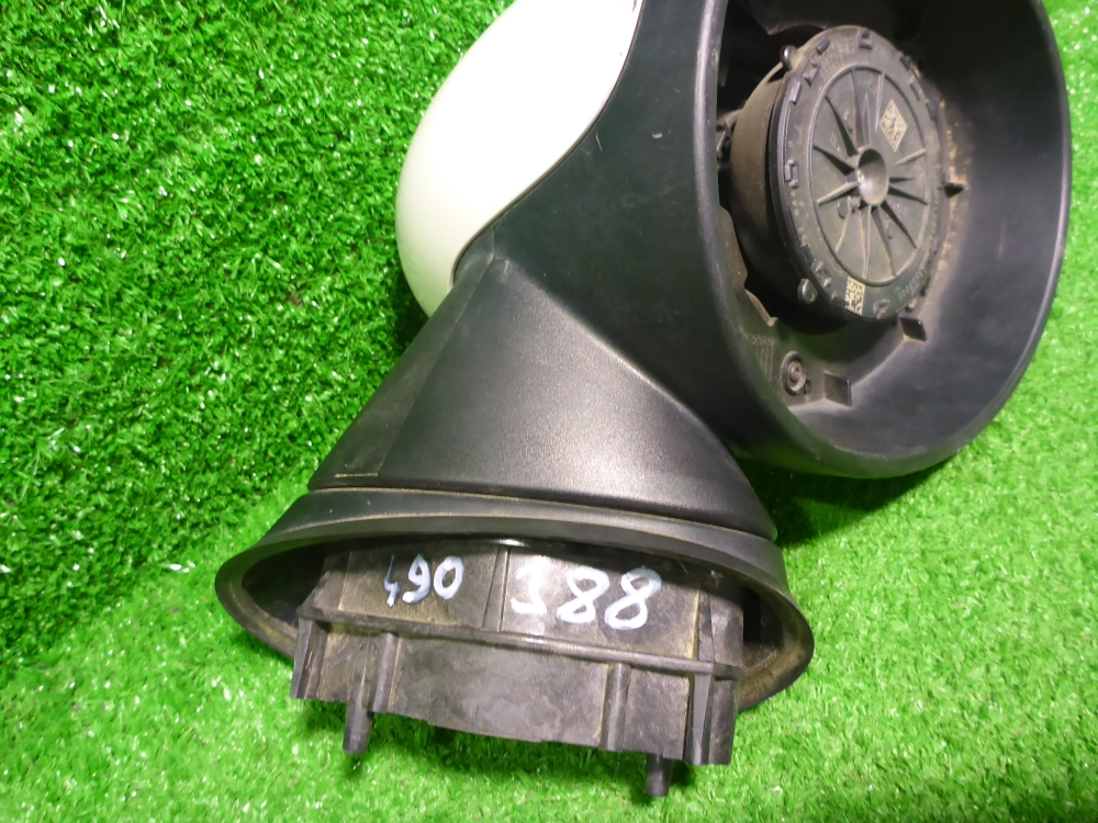 Зеркало правое электрическое