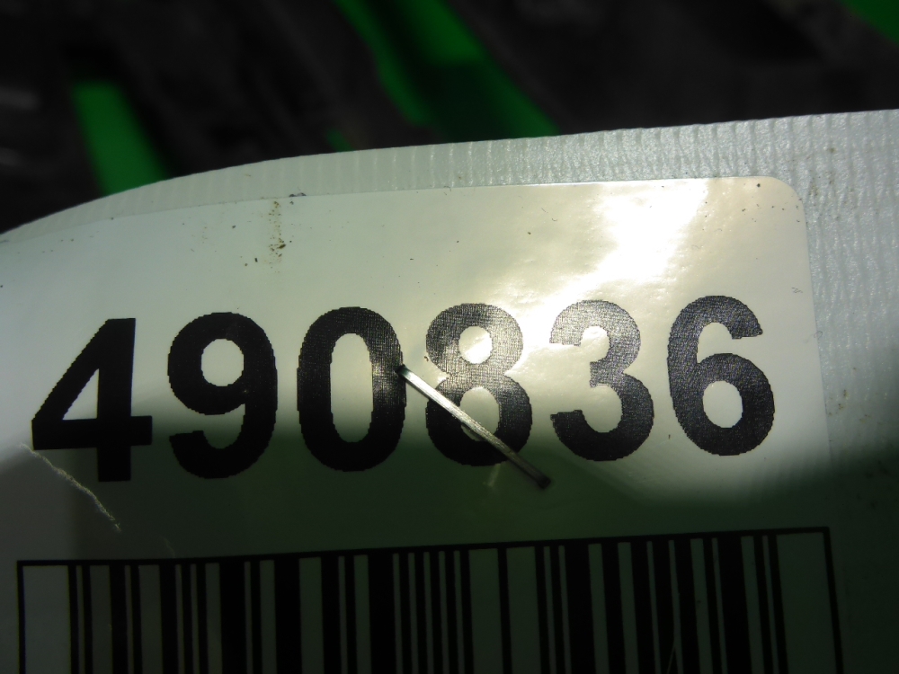 Кронштейн переднего бампера правый