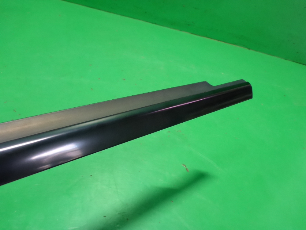 Накладка стекла заднего левого