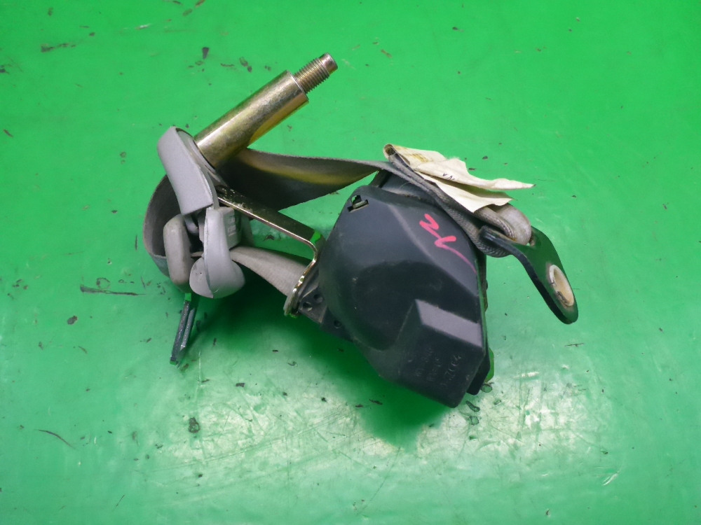 Ремень безопасности