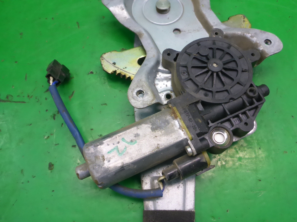 Стеклоподъемник электр. задний левый