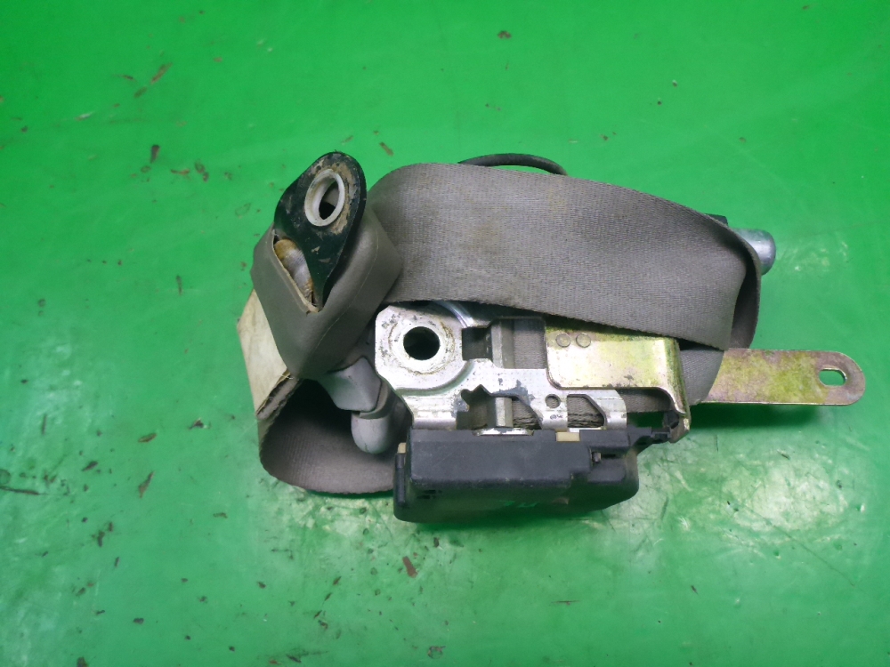 Ремень безопасности с пиропатроном