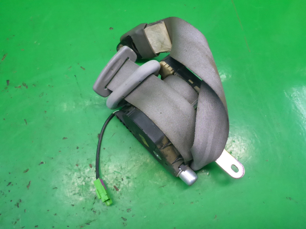 Ремень безопасности с пиропатроном