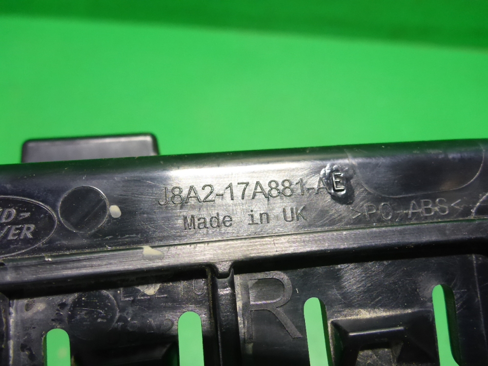 Кронштейн заднего бампера правый