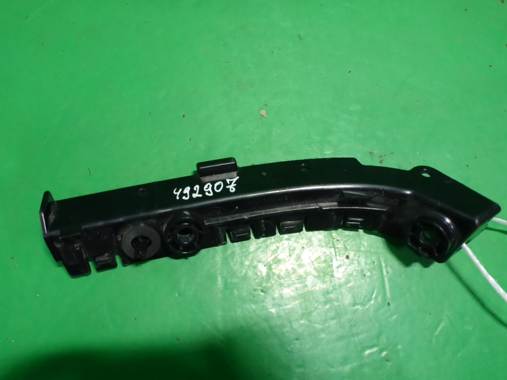 Кронштейн заднего бампера правый