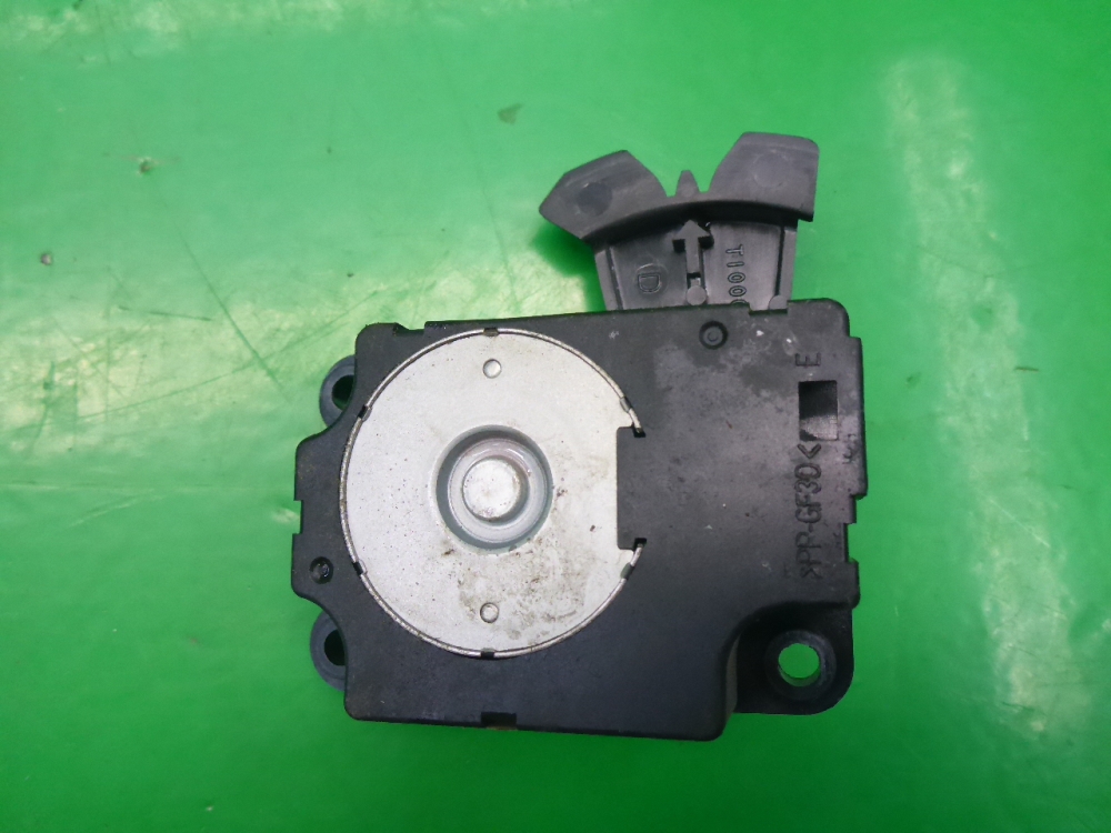 Моторчик заслонки печки