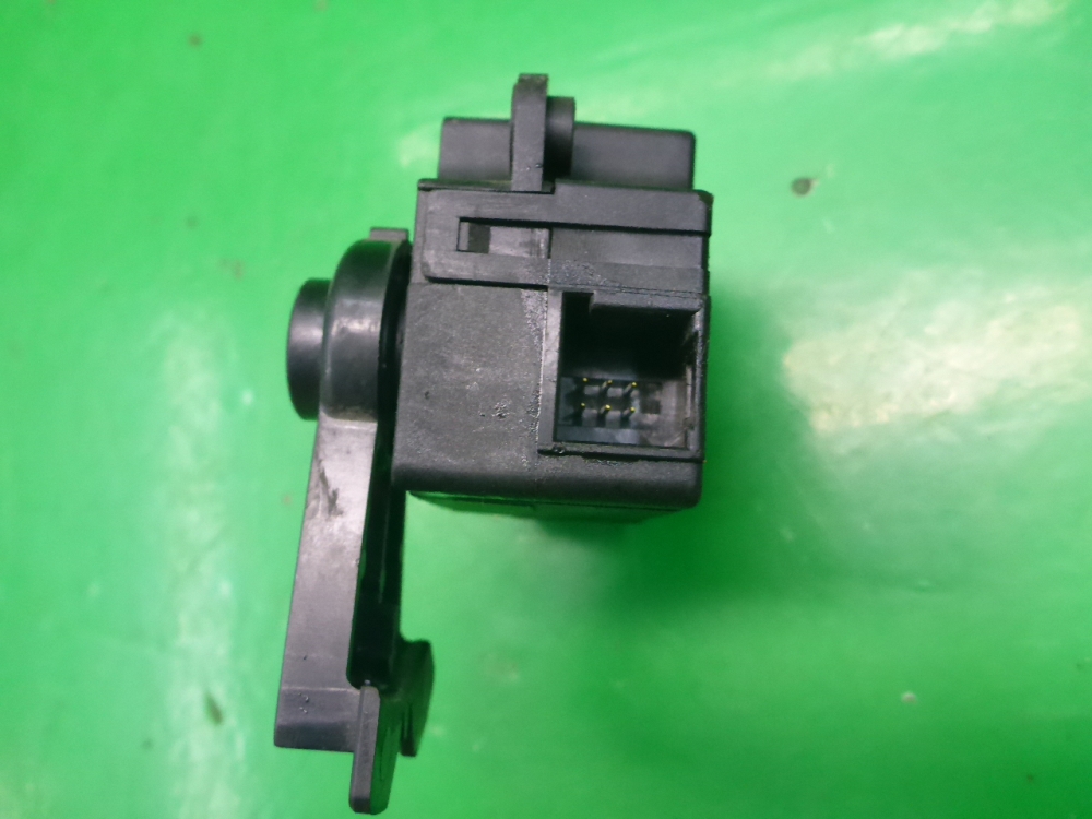 Моторчик заслонки печки