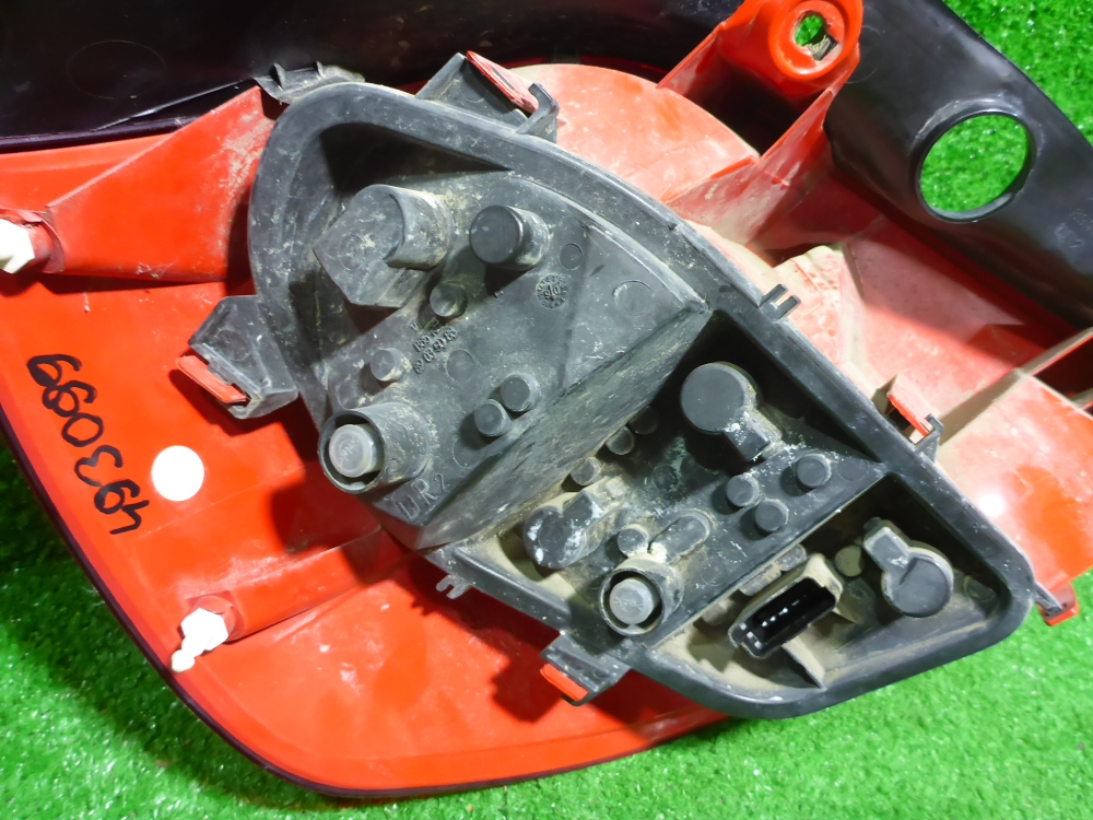 Фонарь задний правый