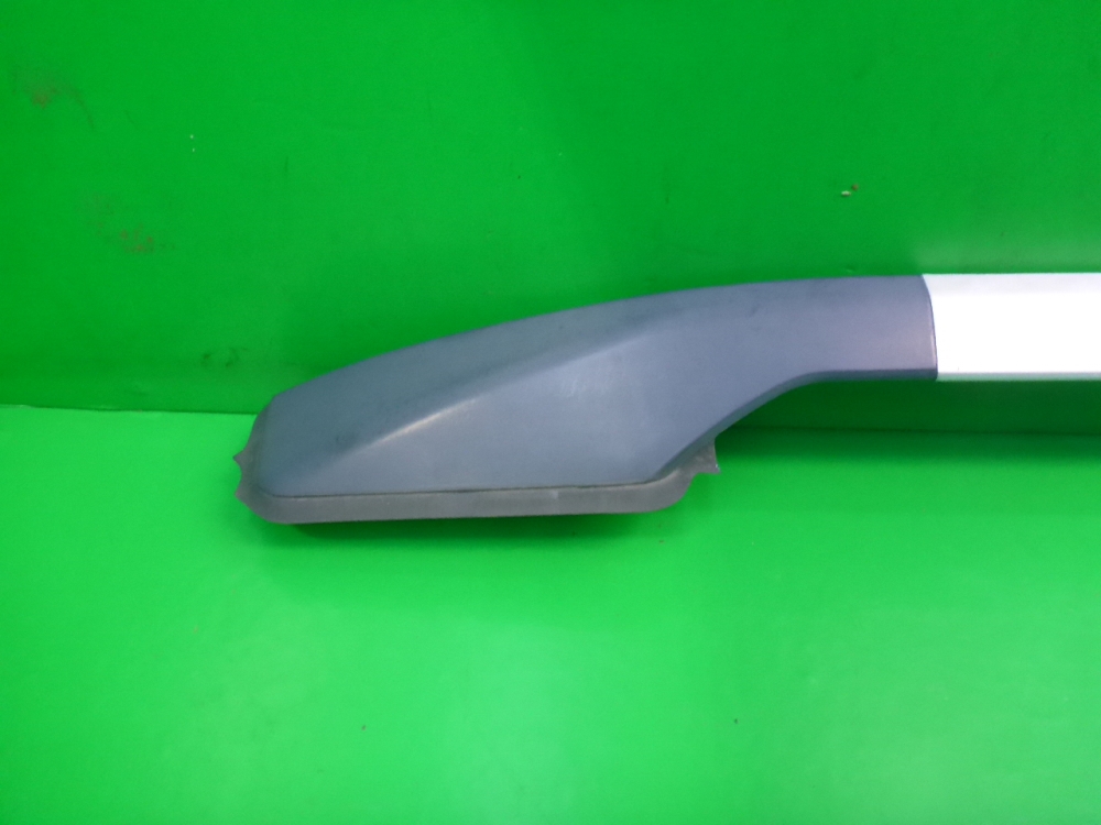 Рейлинг (релинг) левый (планка на крышу)