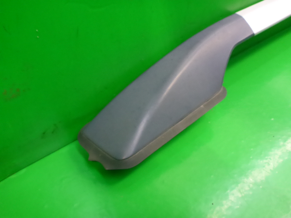 Рейлинг (релинг) левый (планка на крышу)