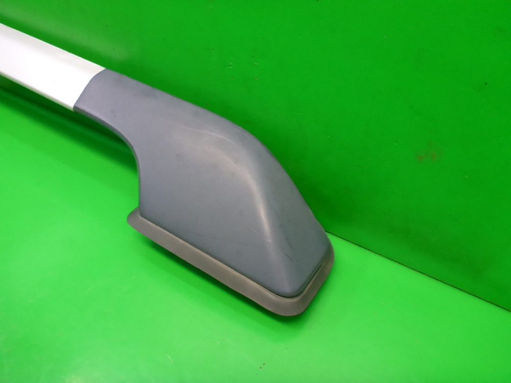 Рейлинг (релинг) левый (планка на крышу)