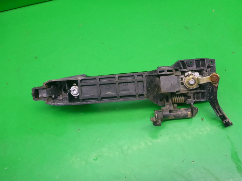 Ручка двери передней наружная левая