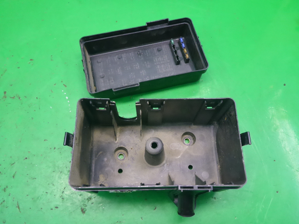 Корпус блока предохранителей