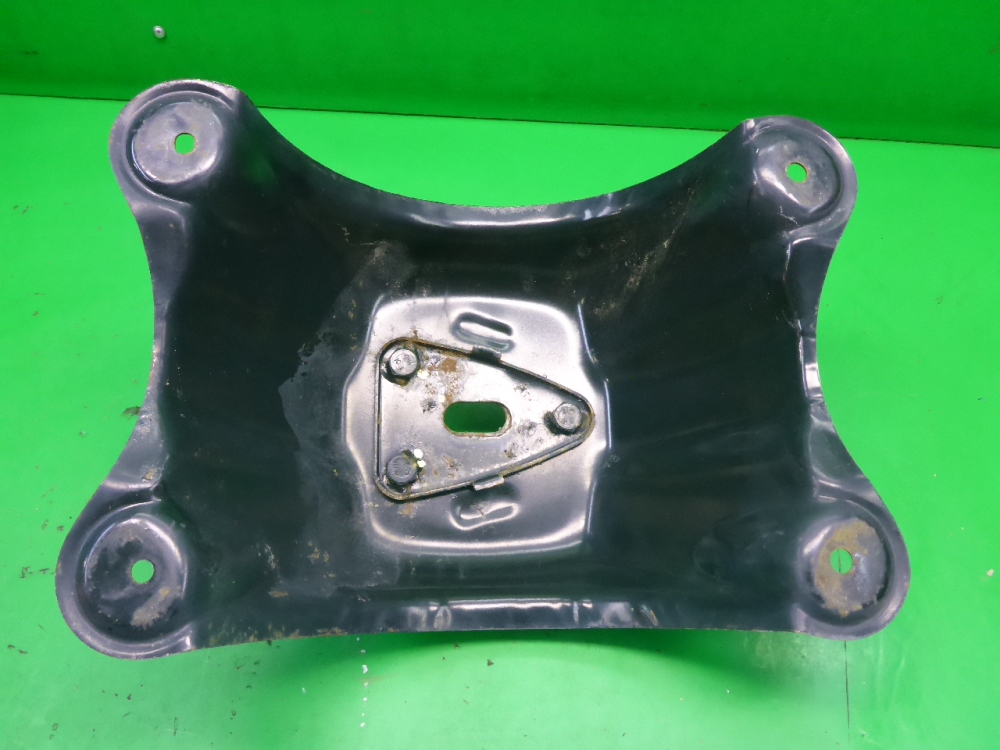 Кронштейн крепления запасного колеса