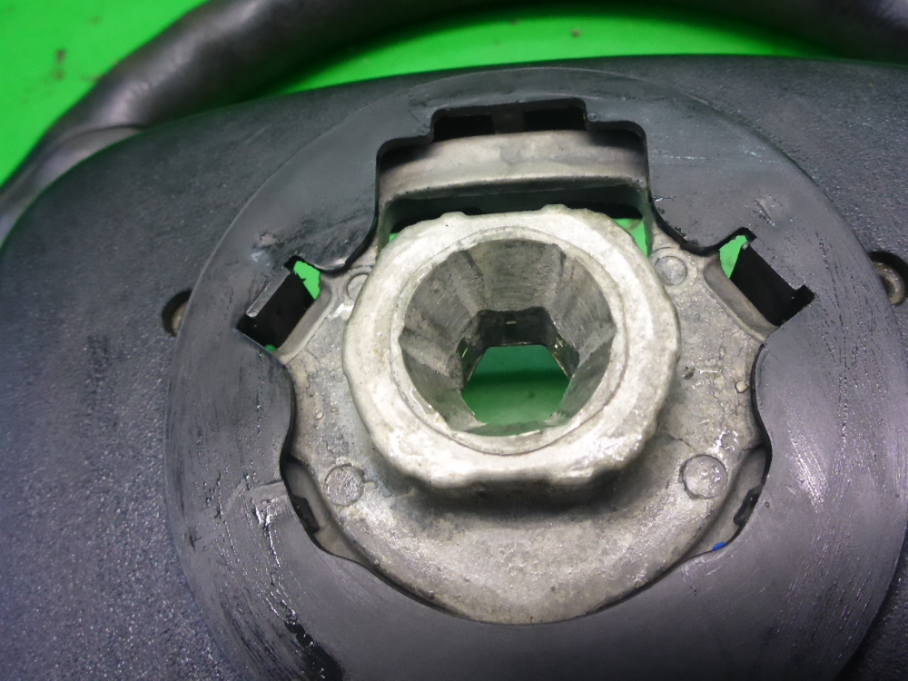 Рулевое колесо (руль)