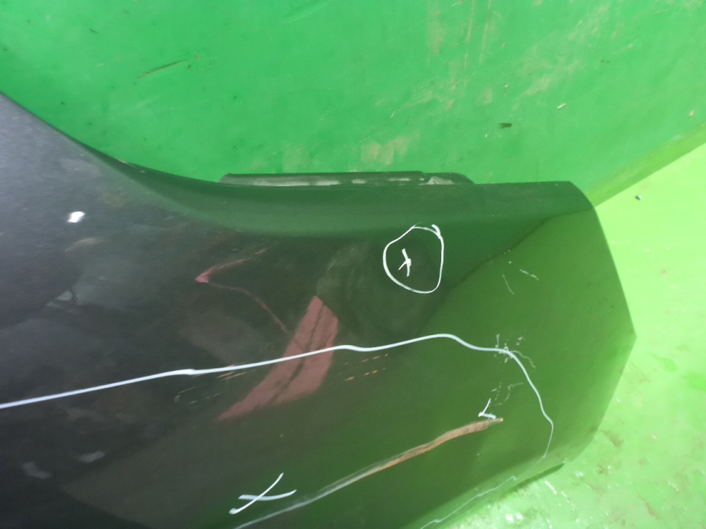 Крыло переднее правое