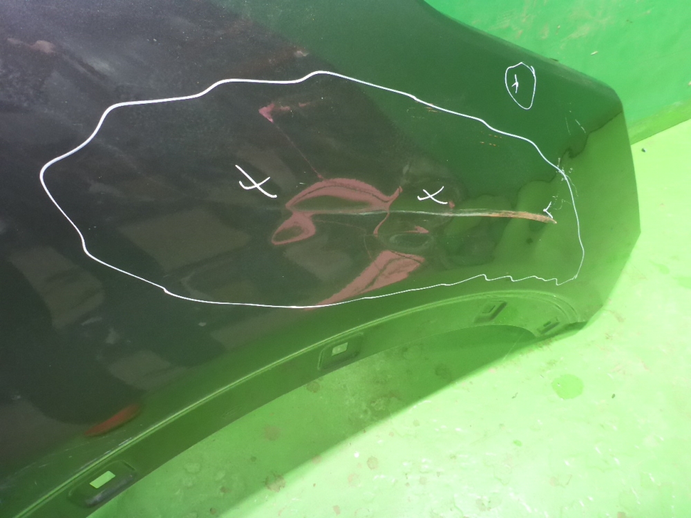 Крыло переднее правое