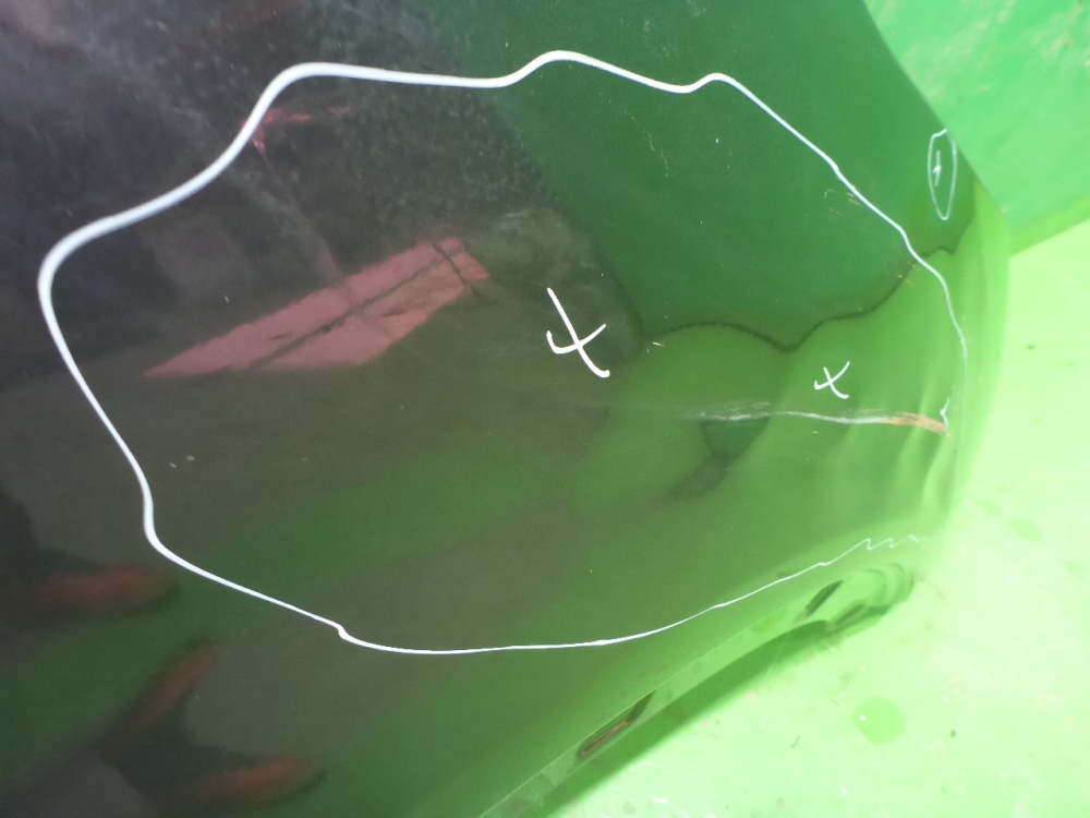 Крыло переднее правое