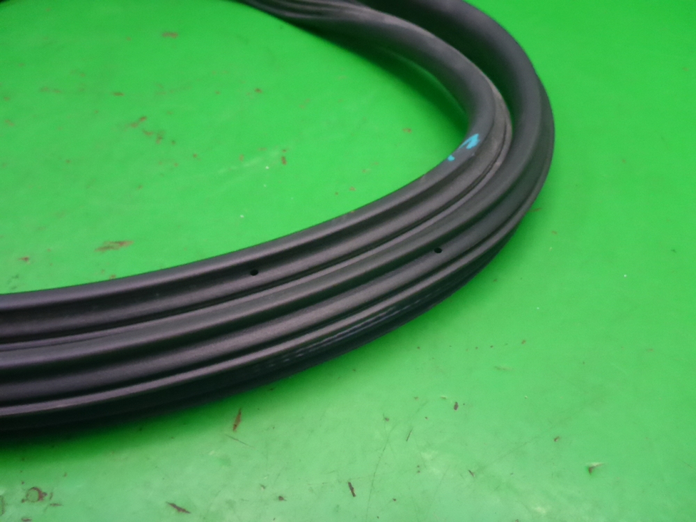 Уплотнитель двери