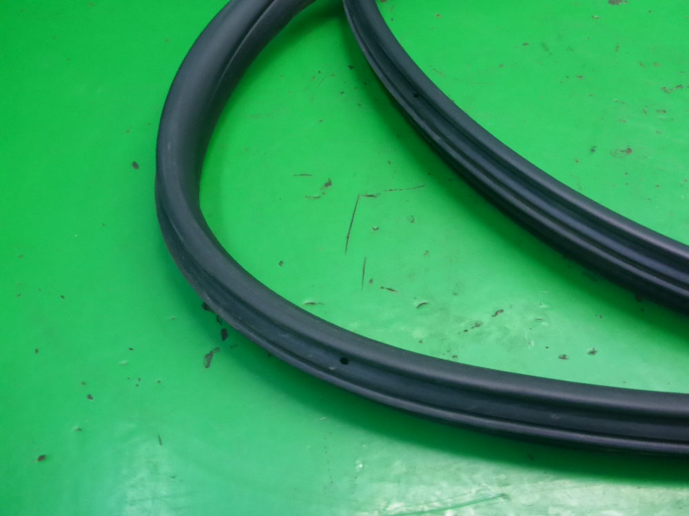 Уплотнитель двери