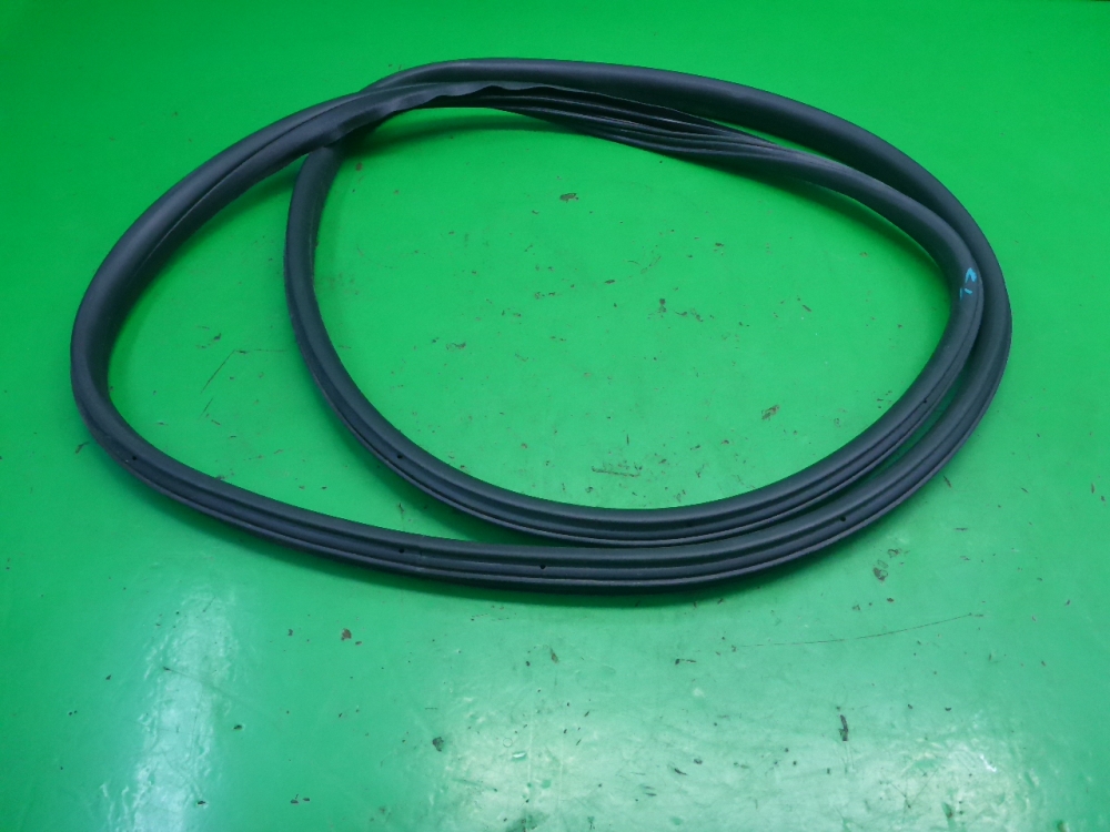 Уплотнитель двери