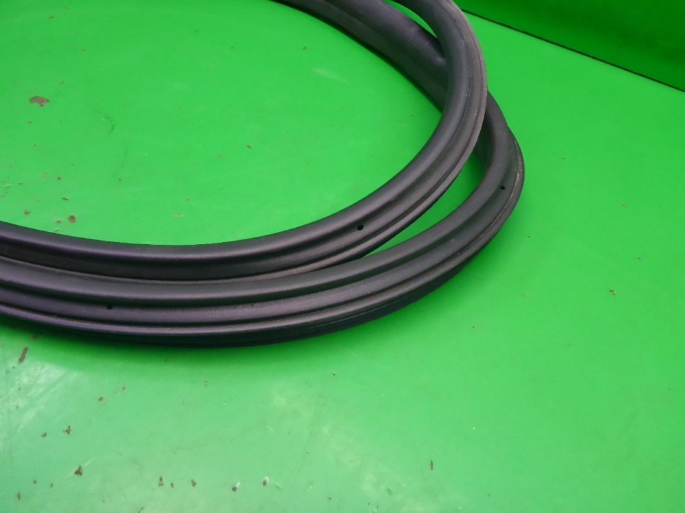 Уплотнитель двери