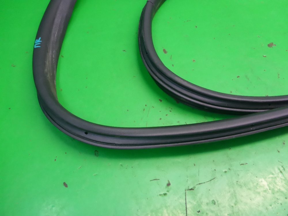 Уплотнитель двери