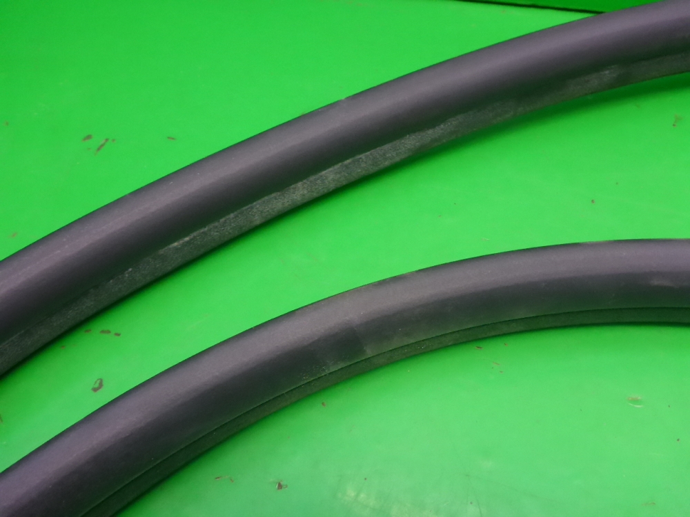 Уплотнитель двери