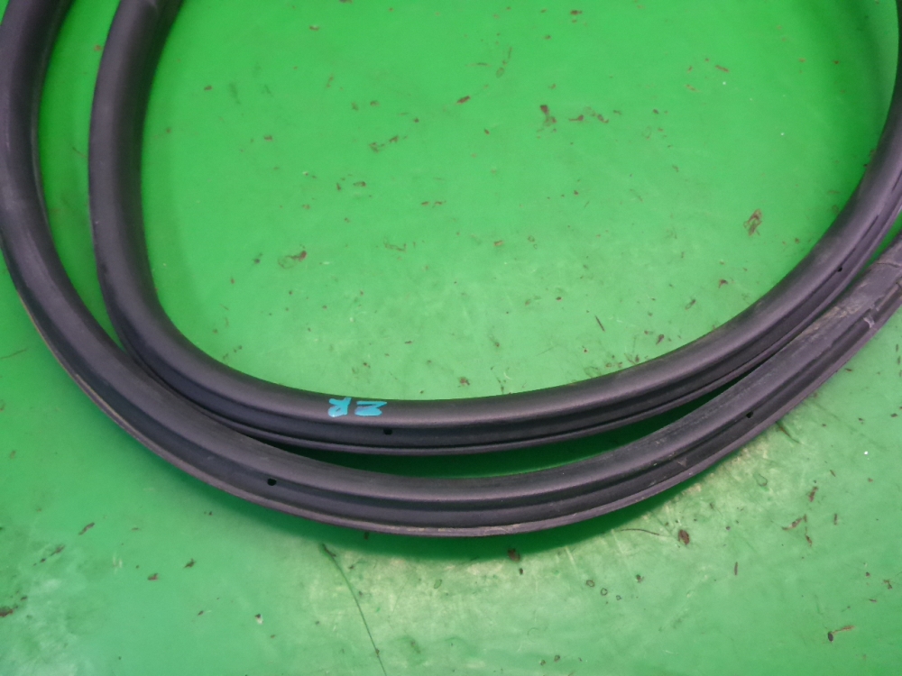 Уплотнитель двери