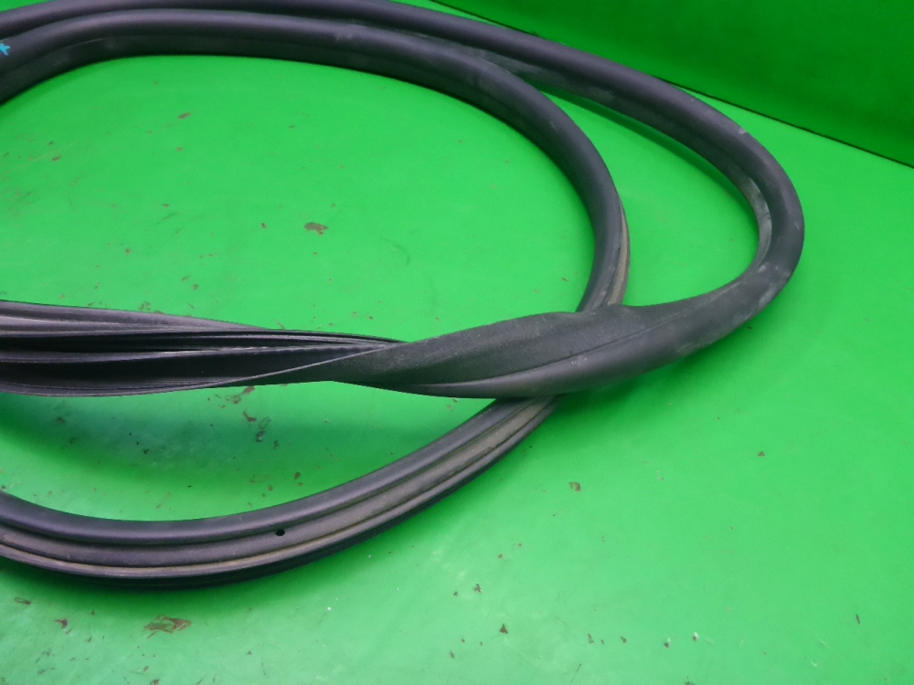 Уплотнитель двери