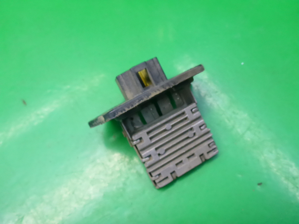 Резистор отопителя