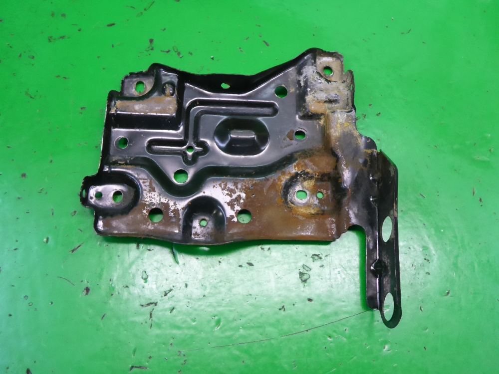 Площадка под аккумулятор (АКБ)