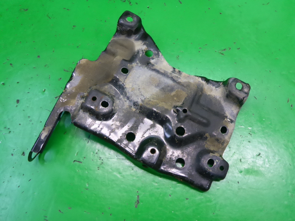 Площадка под аккумулятор (АКБ)