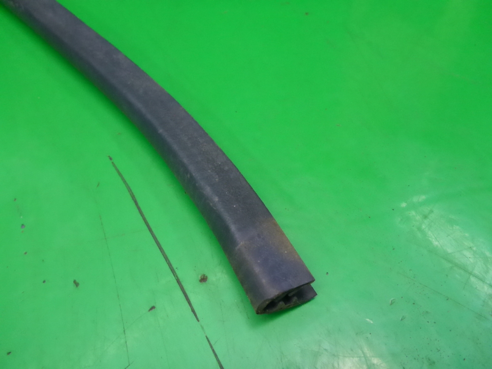 Уплотнитель двери