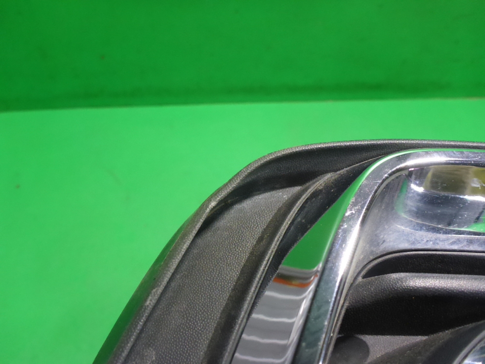 Рамка противотуманной фары правой