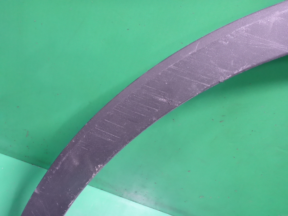 Накладка переднего крыла левого
