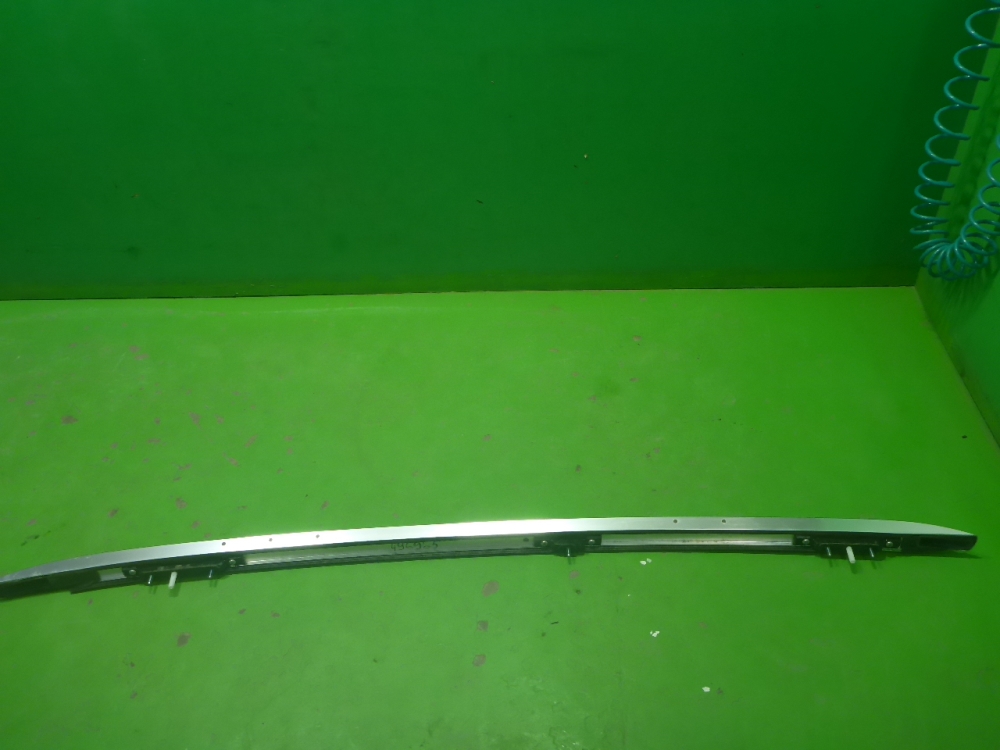 Рейлинг (релинг) правый (планка на крышу)