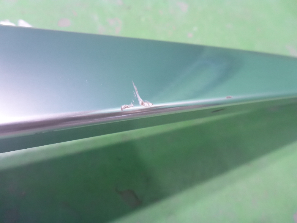 Рейлинг (релинг) правый (планка на крышу)