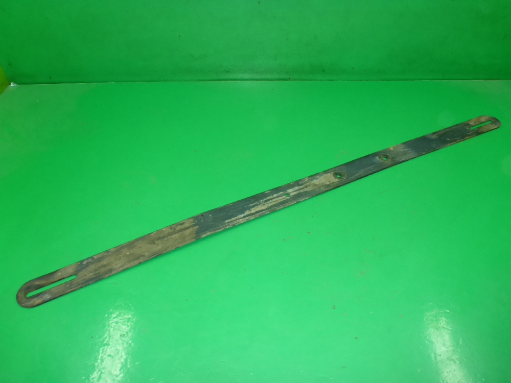 Кронштейн крепления топливного бака