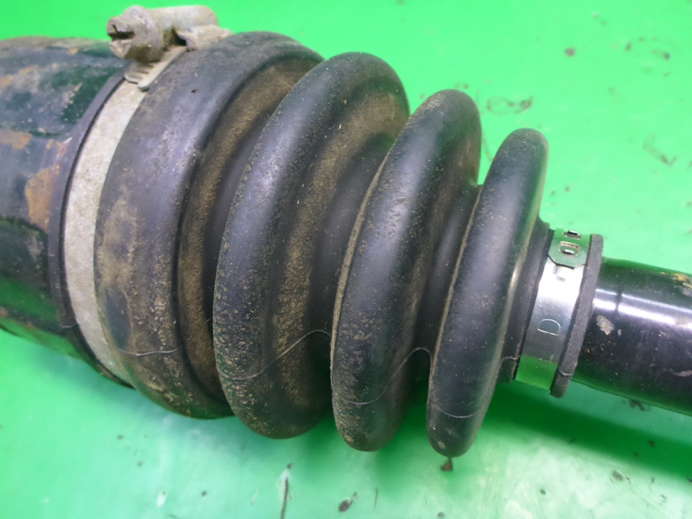 Полуось передняя правая