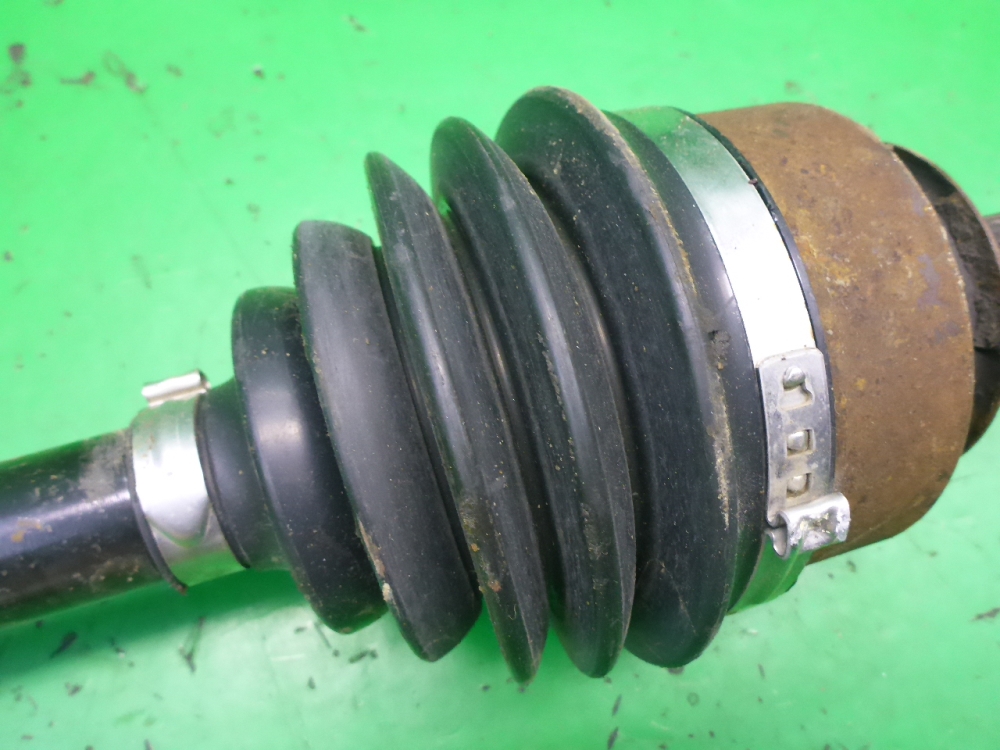 Полуось передняя правая