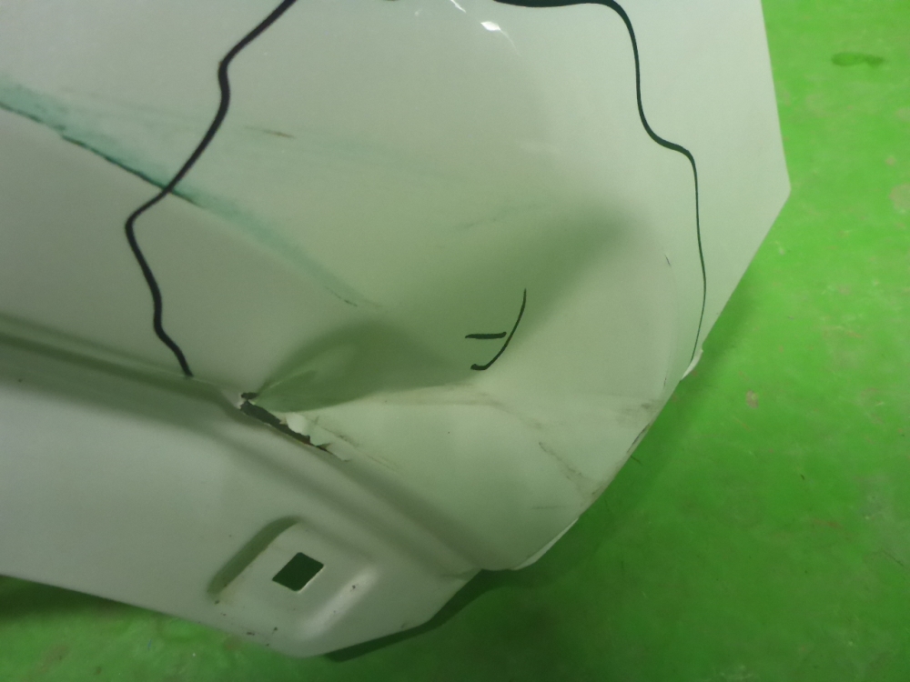 Крыло переднее правое