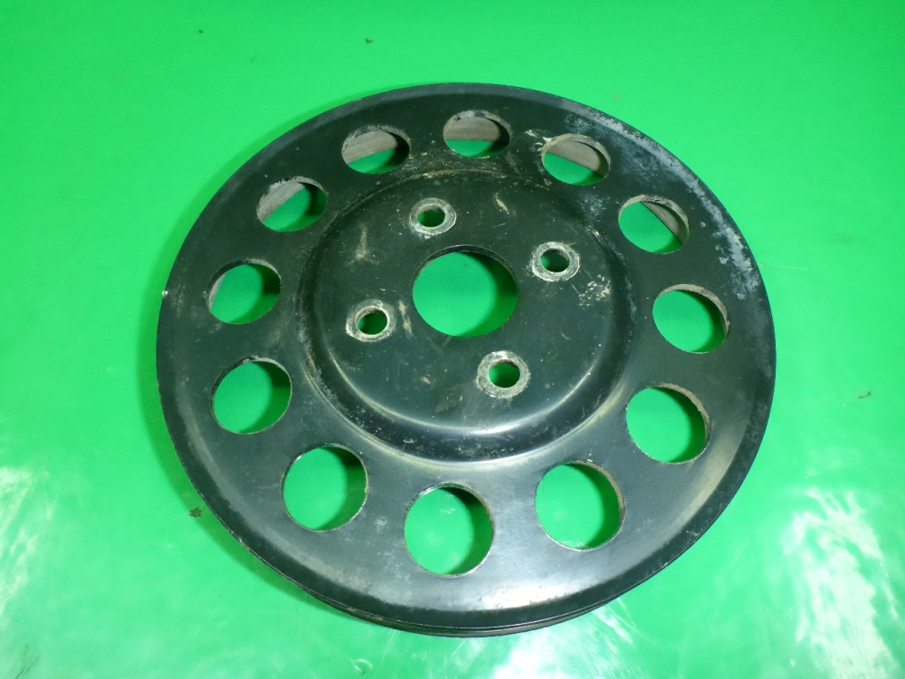 Шкив водяного насоса (помпы)