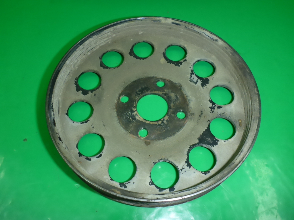 Шкив водяного насоса (помпы)