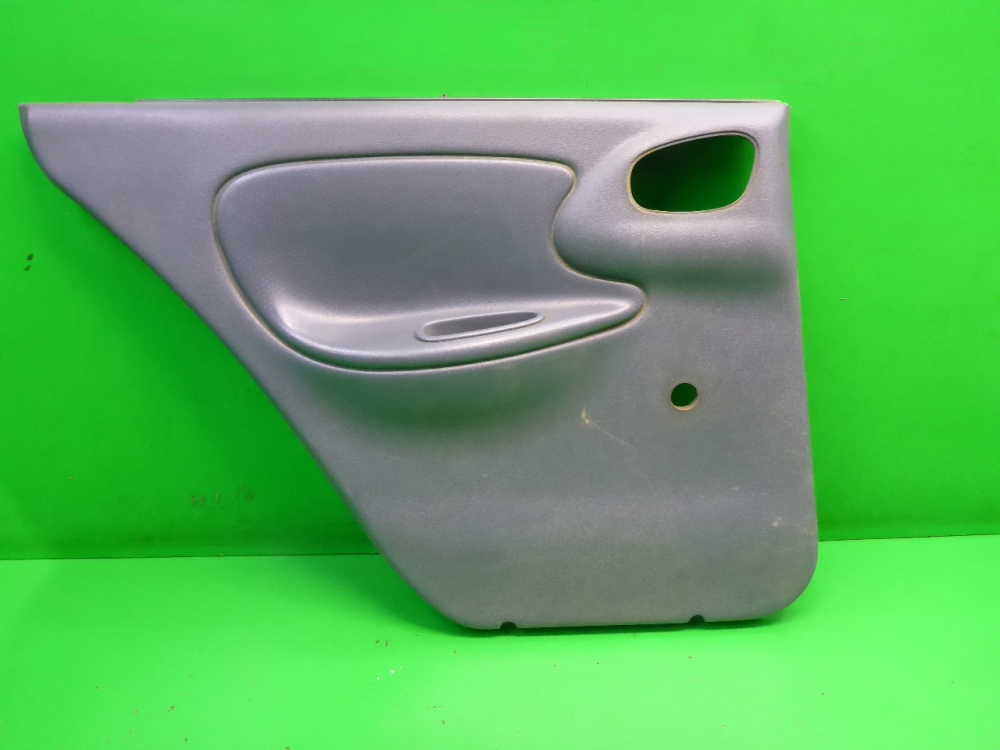 Обшивка двери задней левой